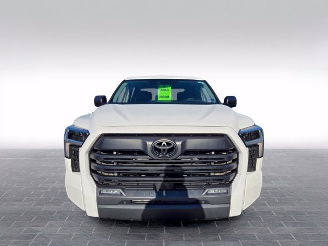 Used 2023 Toyota Tundra SR5 w/ SR5 Convenience Package AWD/4WD image 2