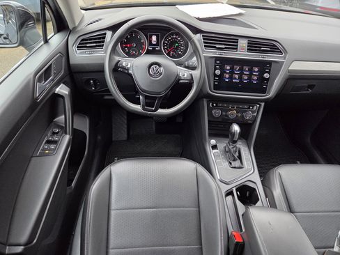 Used 2021 Volkswagen Tiguan SE image 7