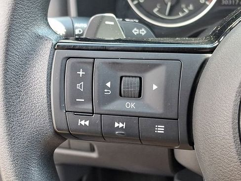 Used 2023 Nissan Rogue SV AWD/4WD image 22