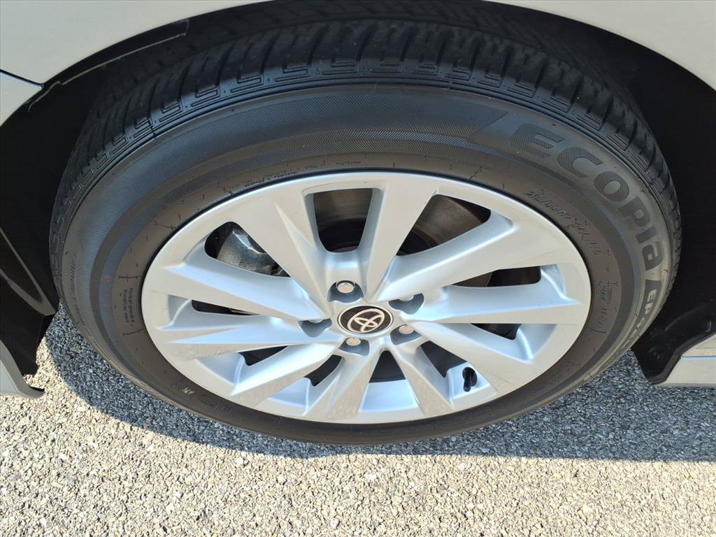 Used 2024 Toyota Camry LE FWD image 10