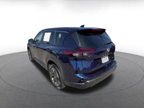 Used 2025 Nissan Rogue SV AWD/4WD image 10