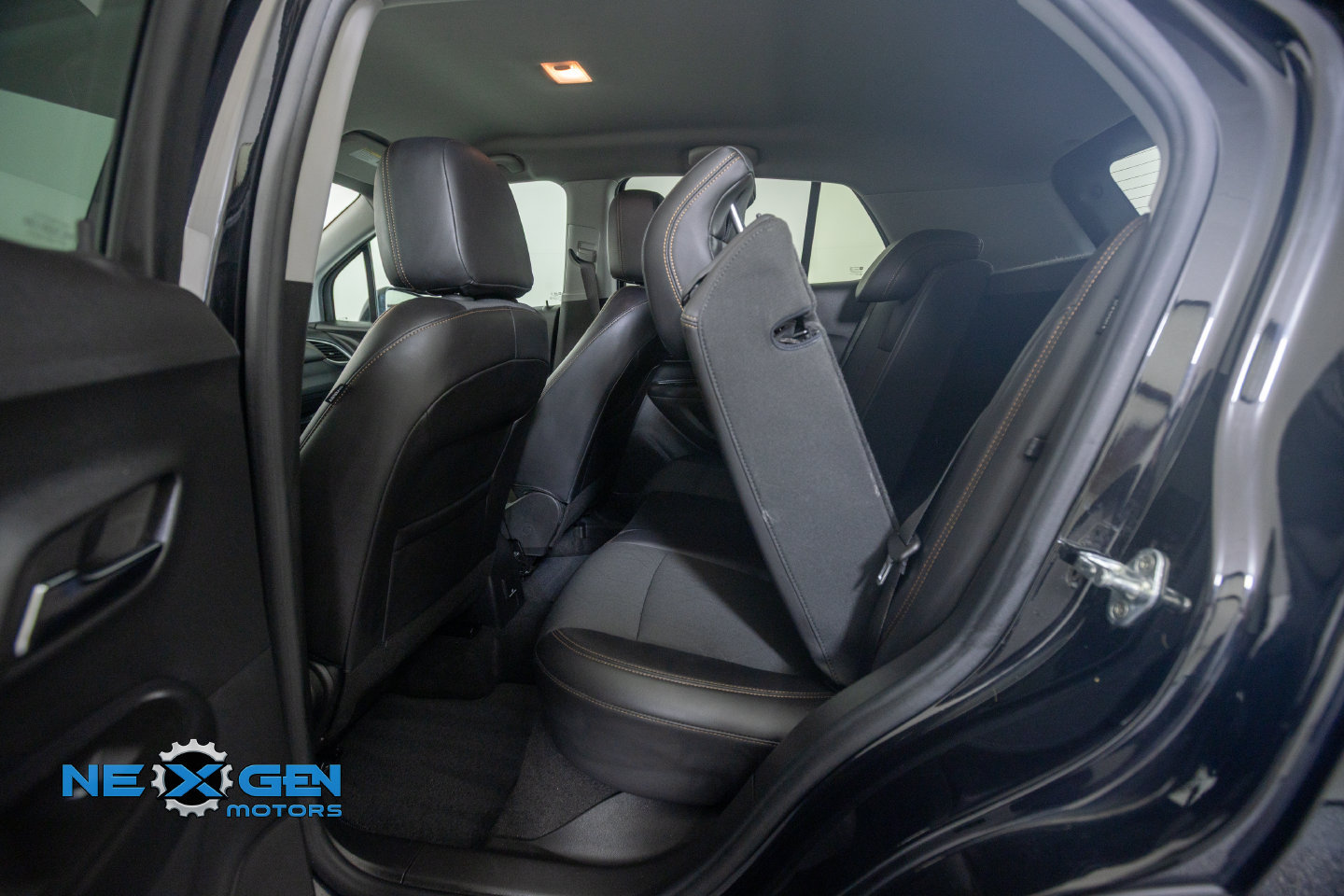 Used 2022 Chevrolet Trax LT w/ Midnight Edition AWD/4WD image 27