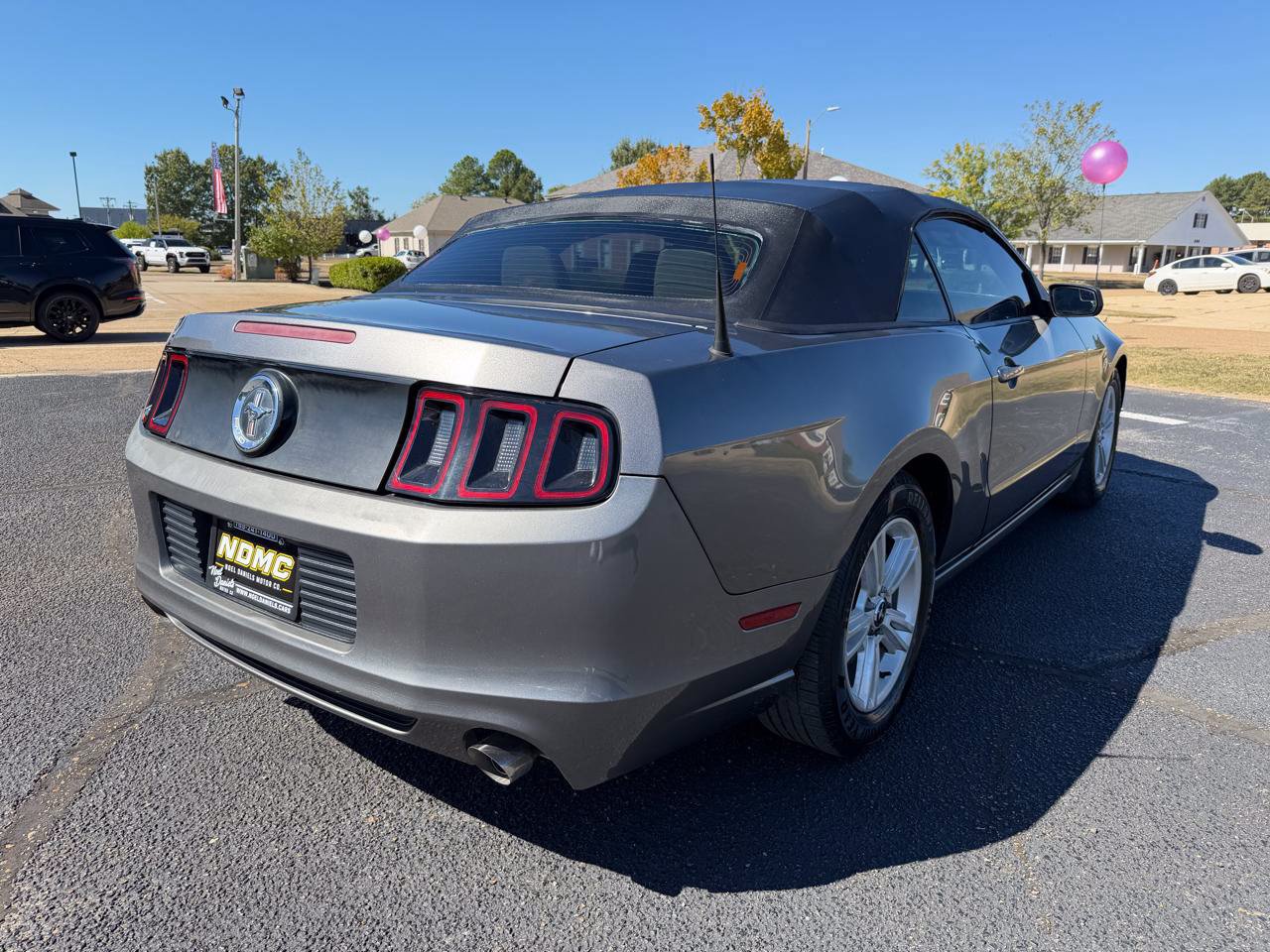 Used 2014 Ford Mustang Convertible RWD image 5