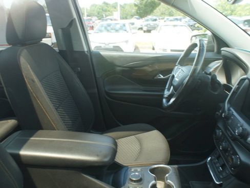 Used 2021 GMC Terrain SLE w/ Driver Convenience Package FWD image 2