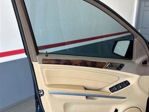 Used 2012 Mercedes-Benz GL 450 4MATIC image 13