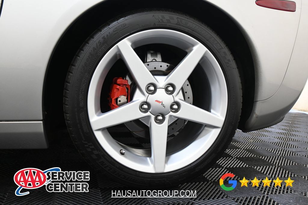 Used 2005 Chevrolet Corvette Convertible w/ Preferred Equipment Group RWD image 34