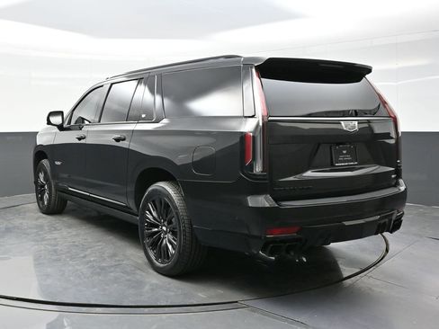 Certified 2024 Cadillac Escalade ESV V w/ LPO, ONYX Package AWD/4WD image 5