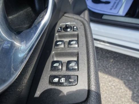 Used 2018 Volvo XC90 T5 Momentum w/ Convenience Package FWD image 13