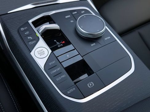 New 2026 BMW 330i Sedan w/ Convenience Package RWD image 10