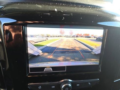 Used 2020 Chevrolet Traverse LS image 32