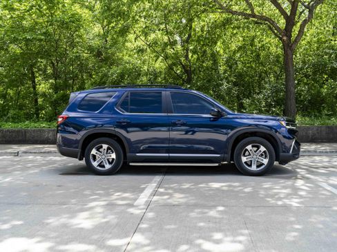 Used 2024 Honda Pilot EX-L image 10