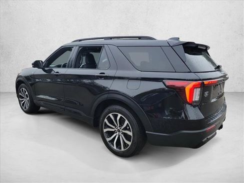 Used 2025 Ford Explorer ST-Line w/ Premium Package image 9