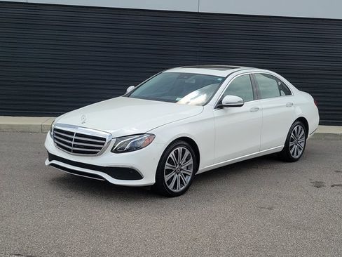 Used 2018 Mercedes-Benz E 400 4MATIC Sedan image 1