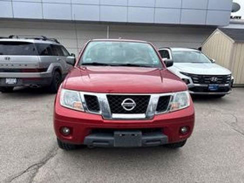 Used 2016 Nissan Frontier SV w/ SV Value Truck Package AWD/4WD image 2