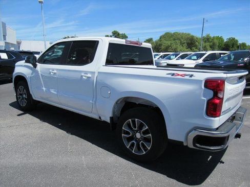 Used 2024 Chevrolet Silverado 1500 LT AWD/4WD image 7