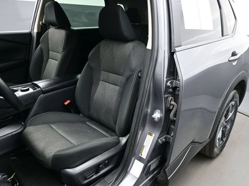 Used 2024 Nissan Rogue SV AWD/4WD image 14