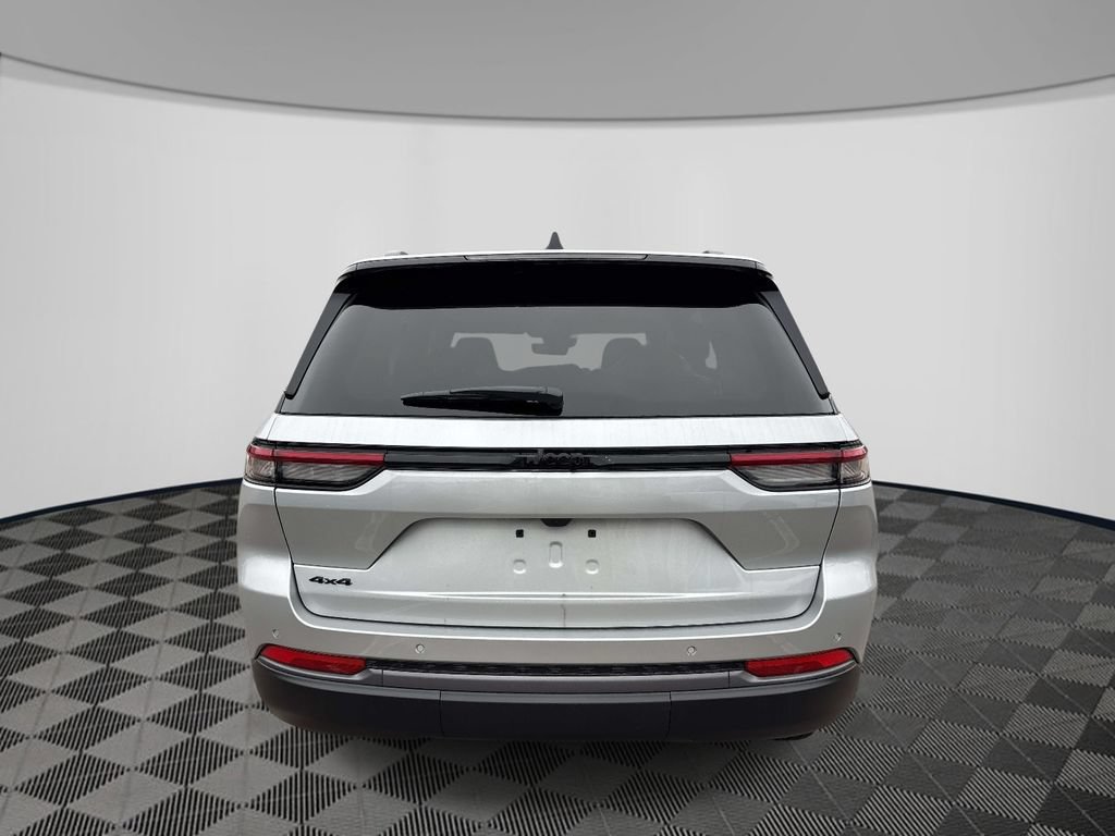 New 2026 Jeep Grand Cherokee Altitude AWD/4WD image 3