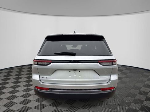 New 2026 Jeep Grand Cherokee Altitude AWD/4WD image 3