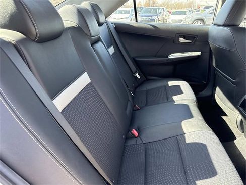 Used 2012 Toyota Camry SE image 22