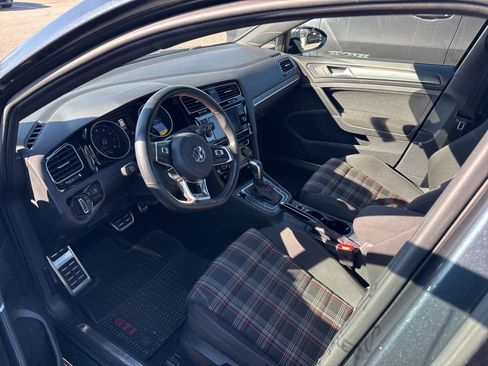 Used 2020 Volkswagen GTI S image 3