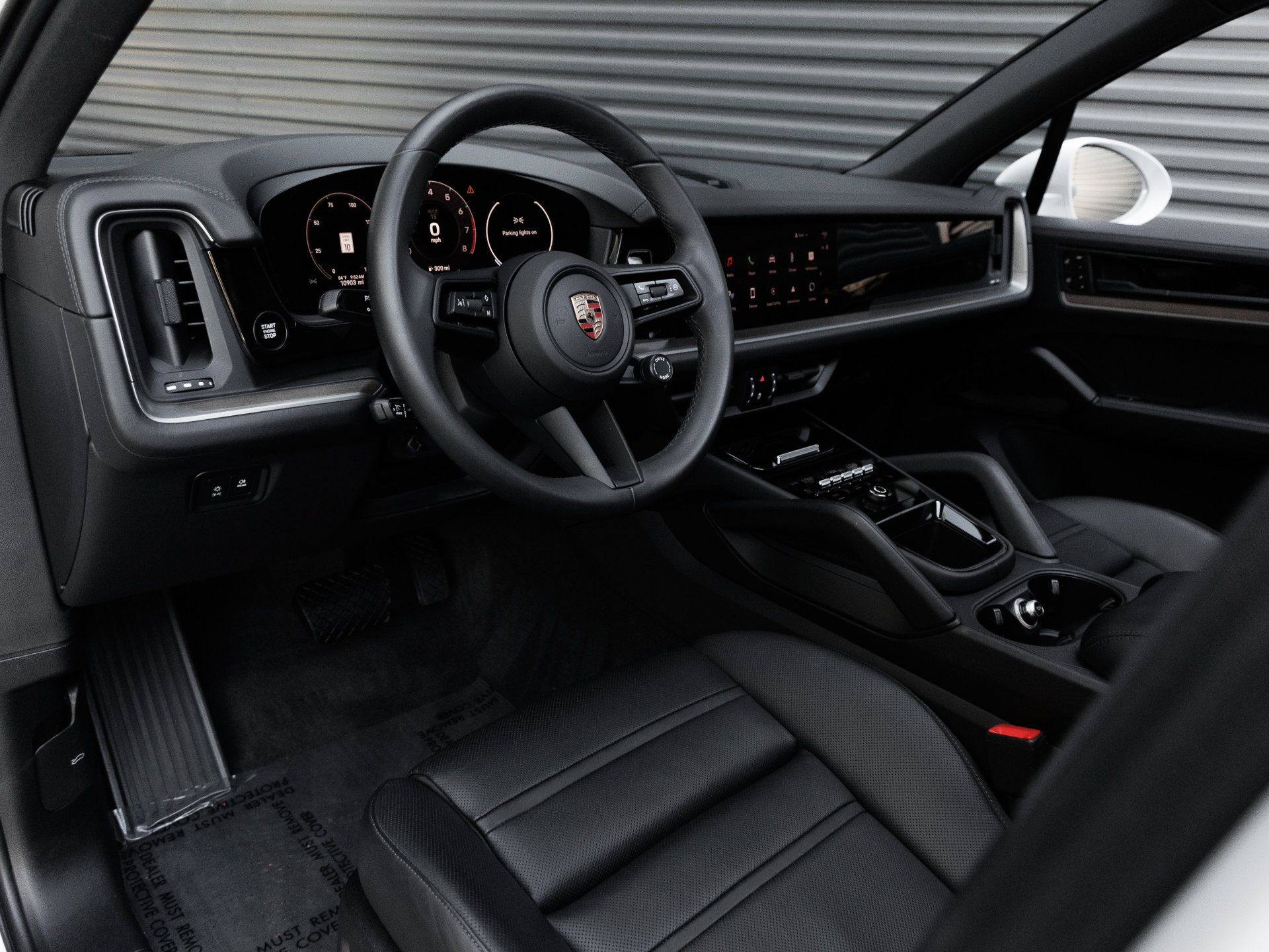 Certified 2025 Porsche Cayenne AWD/4WD image 4