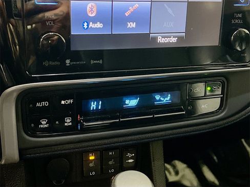 Certified 2017 Toyota Corolla XSE image 15