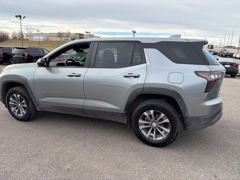 Used 2025 Chevrolet Equinox LT image 29