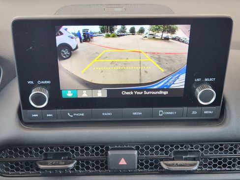 Used 2025 Honda HR-V LX image 17