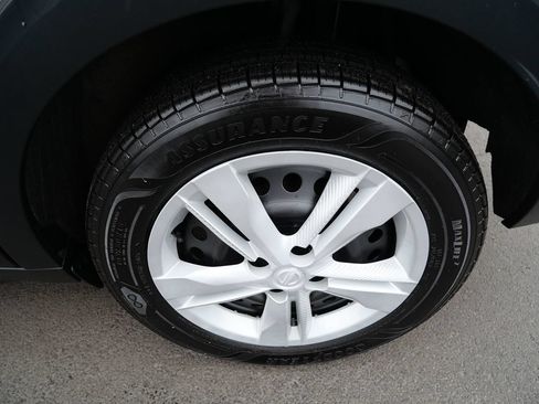 Used 2023 Nissan Kicks S FWD image 37
