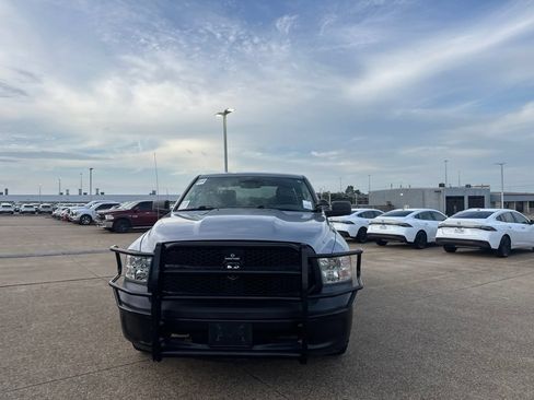 Used 2020 RAM 1500 4x4 Crew Cab Classic image 5