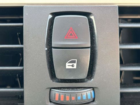 Used 2015 BMW 320i xDrive Sedan AWD/4WD image 30