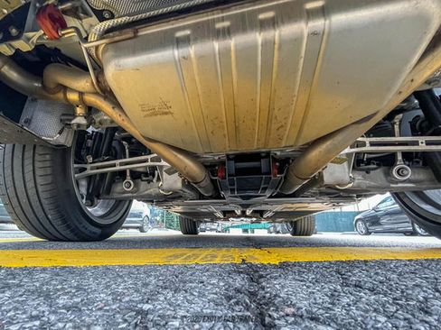 Used 2021 Aston Martin DBX image 78