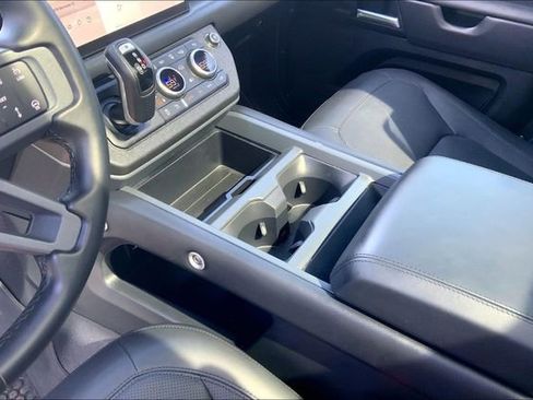 Used 2025 Land Rover Defender 110 X-Dynamic SE AWD/4WD image 25