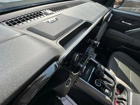 Used 2025 Chevrolet Colorado ZR2 w/ Technology Package image 17