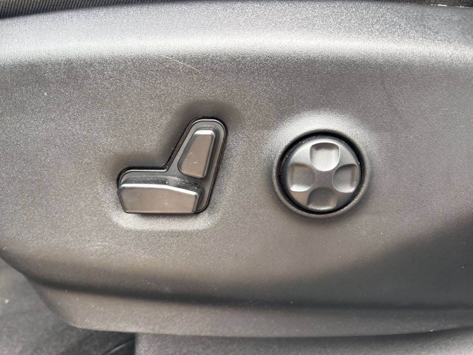 Used 2025 Chrysler Pacifica Select FWD image 21