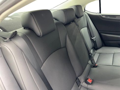 Used 2024 Lexus ES 350 image 39