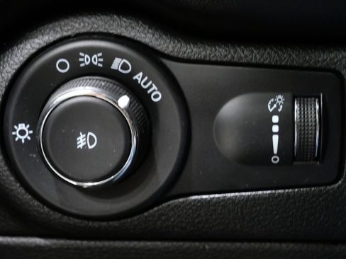 Used 2023 Dodge Durango R/T w/ Tow 'N Go Package AWD/4WD image 15