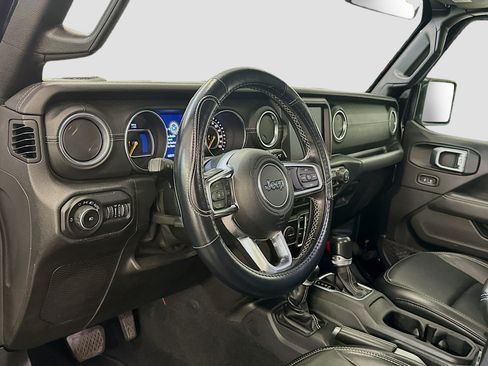 Used 2020 Jeep Wrangler Unlimited Sahara AWD/4WD image 18