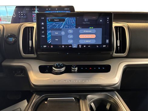 Certified 2025 Ford Expedition Active AWD/4WD image 34