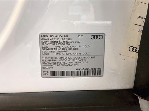 Used 2024 Audi Q8 e-tron Premium Plus AWD/4WD image 32