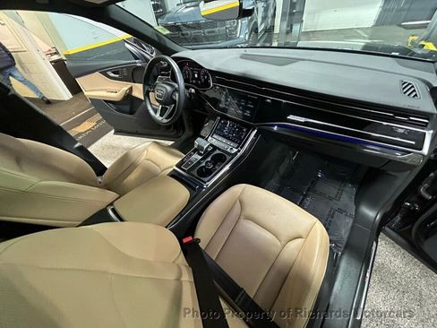 Used 2022 Audi Q8 AWD/4WD image 23