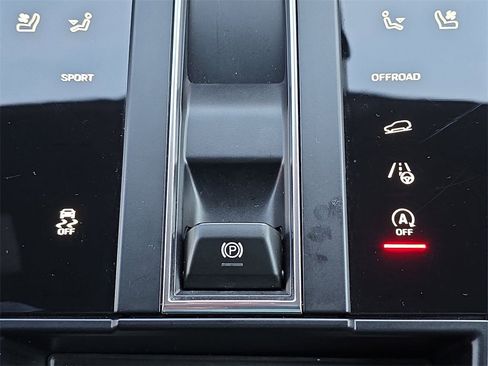 Used 2023 Porsche Macan image 29