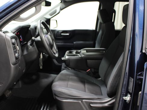 Used 2019 Chevrolet Silverado 1500 Custom Trail Boss AWD/4WD image 3