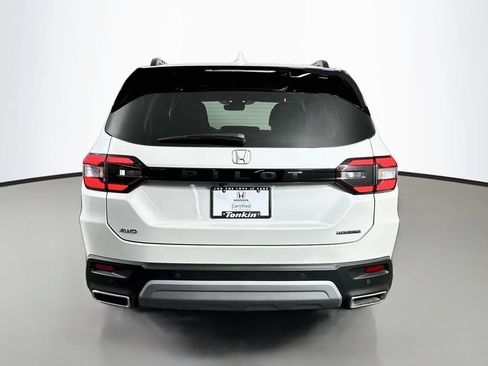 Used 2025 Honda Pilot Touring image 7