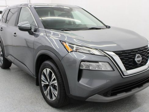Used 2023 Nissan Rogue SV FWD image 4