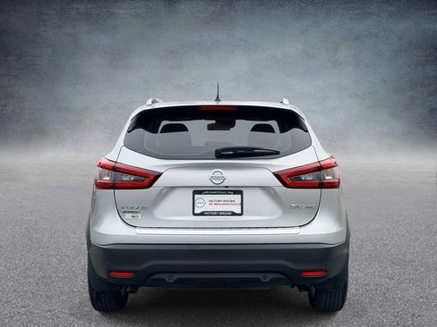 Used 2022 Nissan Rogue Sport SV image 5