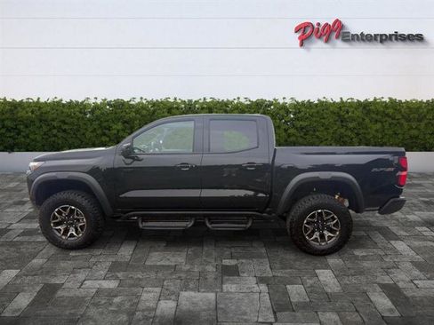 Used 2025 Chevrolet Colorado ZR2 w/ Technology Package AWD/4WD image 14