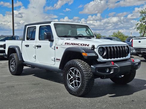 Used 2024 Jeep Gladiator Rubicon image 3