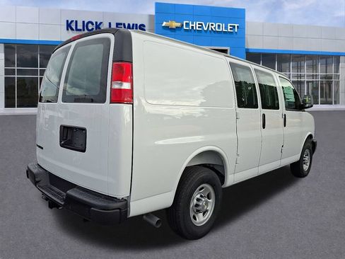 New 2025 Chevrolet Express 3500 w/ Driver Convenience Package RWD image 4