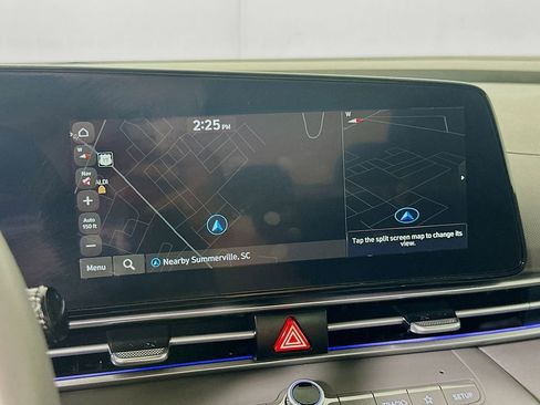 Used 2025 Hyundai Elantra SEL FWD image 27